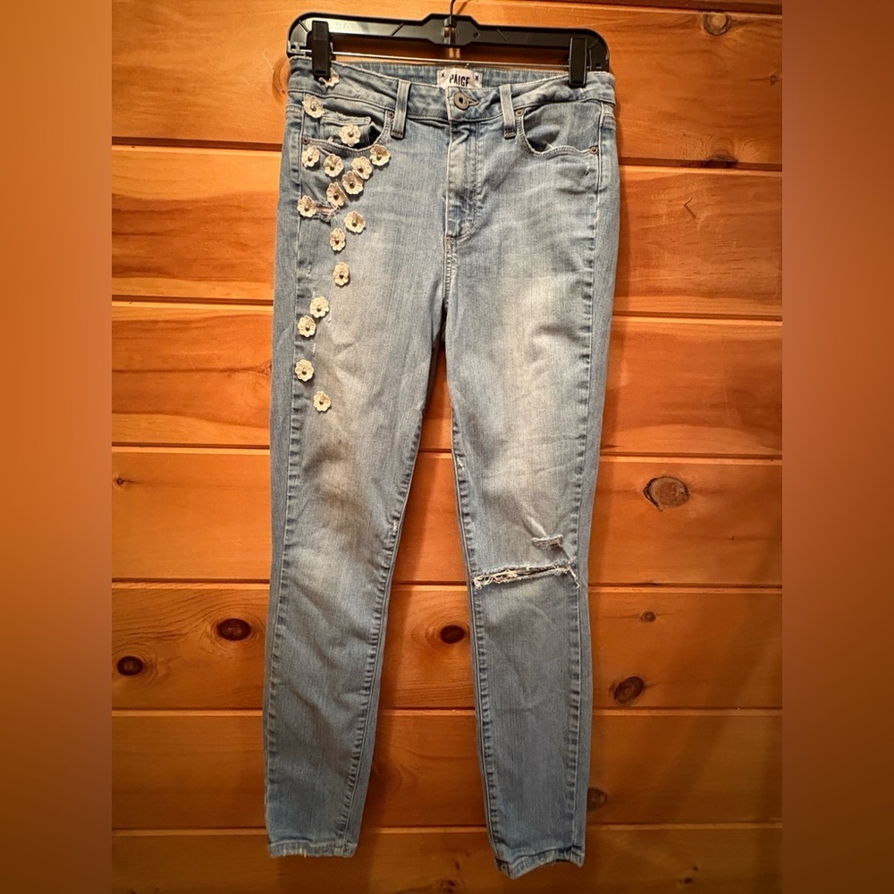 PAIGE Hoxton Ankle in Studded Daisy Jeans Light Wash Denim